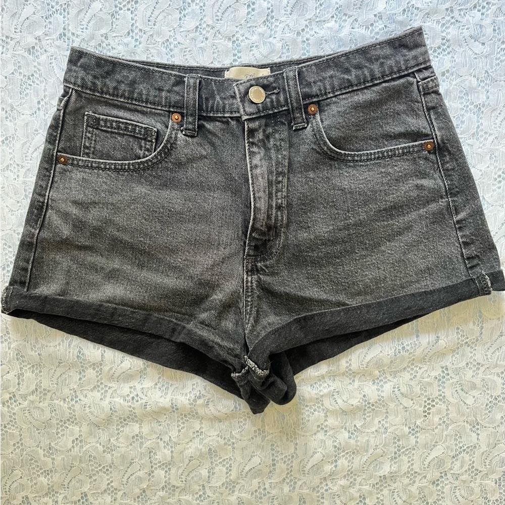 Universal Thread Gray Jean Shorts High-Waisted Cut-Off